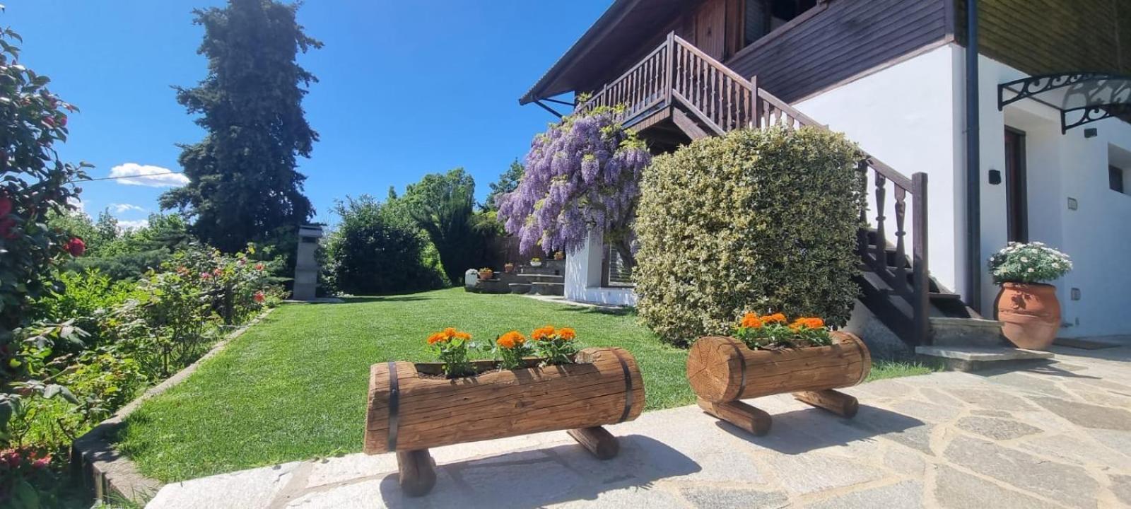 Chalet Sophie - Luxury Chalet Roletto Eksteriør billede